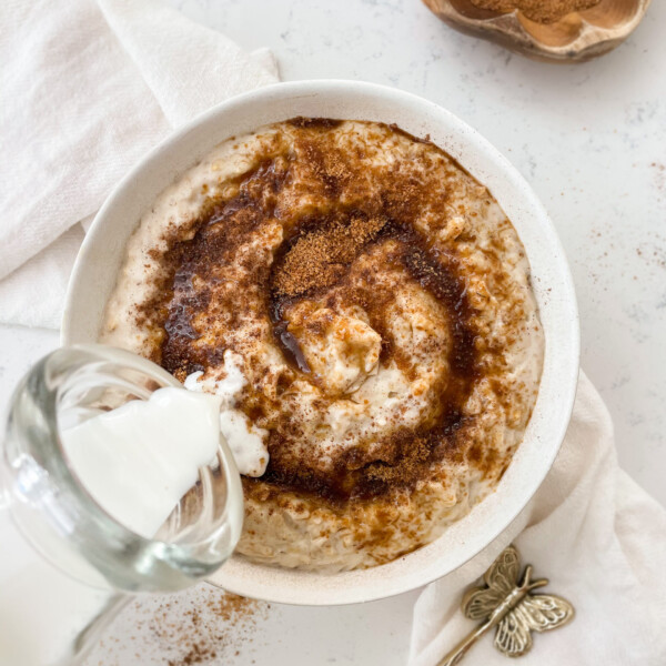 creamy vanilla oatmeal topped with cinnamon sugar and cashew milk