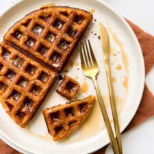 The Best Vegan Pumpkin Waffles