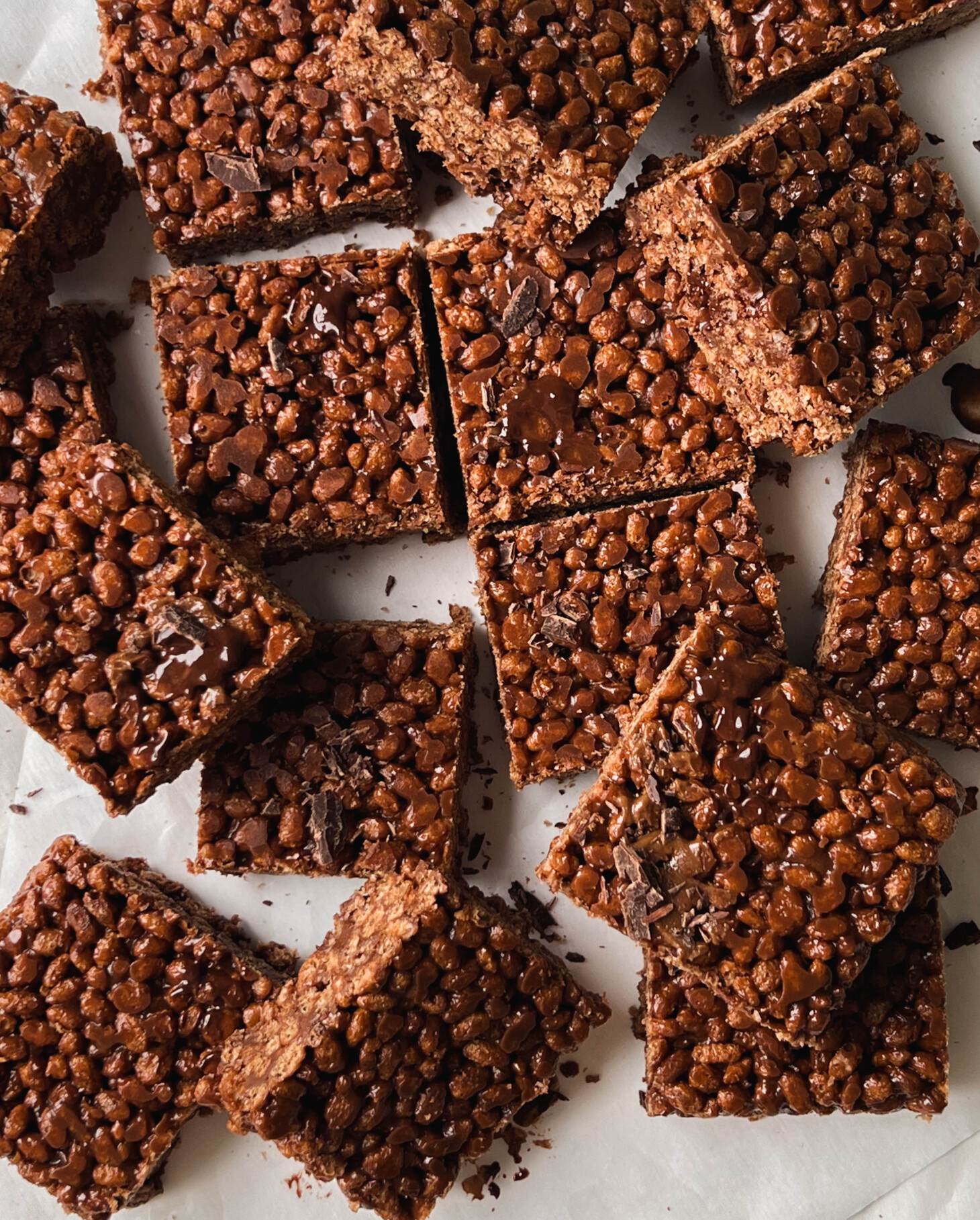 Peppermint Dark Chocolate Rice Krispie Treats | Munching with Mariyah
