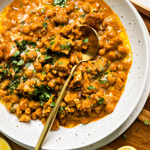 vegan butter chicken in a speckled white bowl