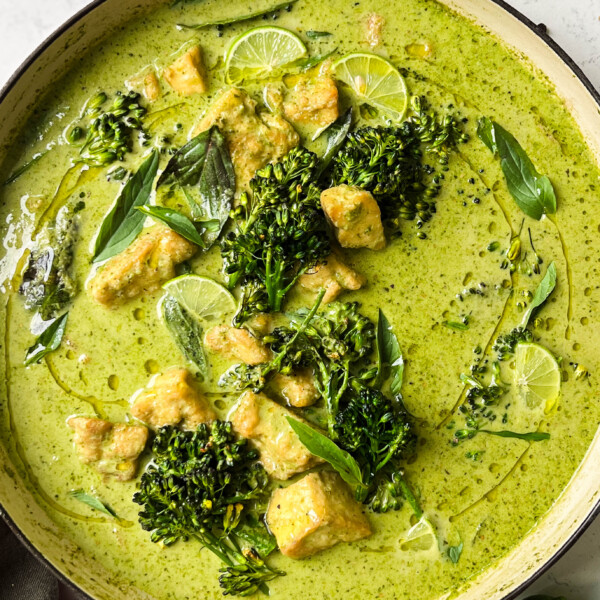 thai green curry in a pan