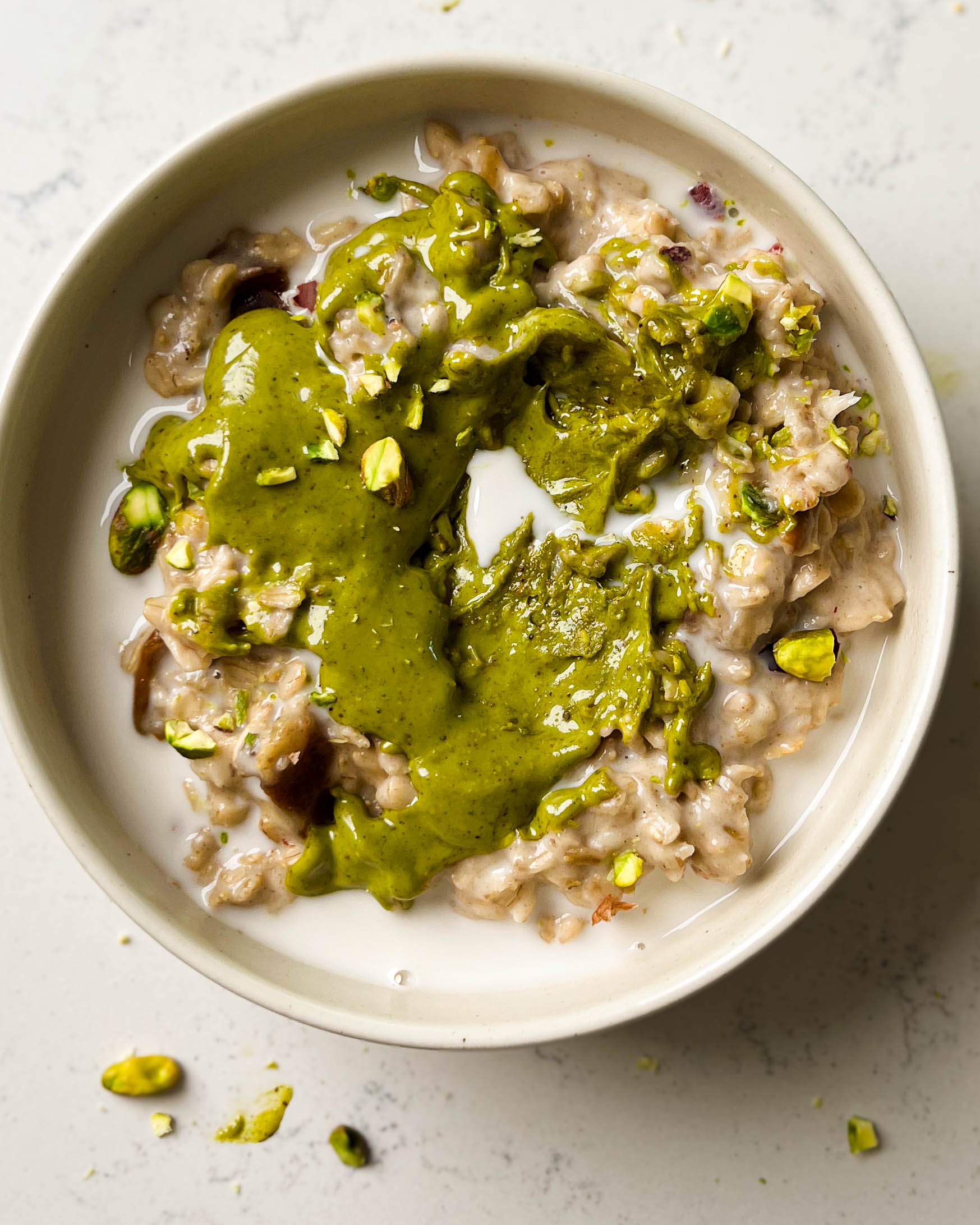 bowl of cardamom pistachio oatmeal