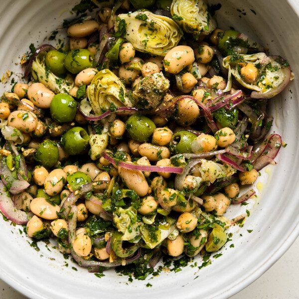za'atar bean salad in a white bowl