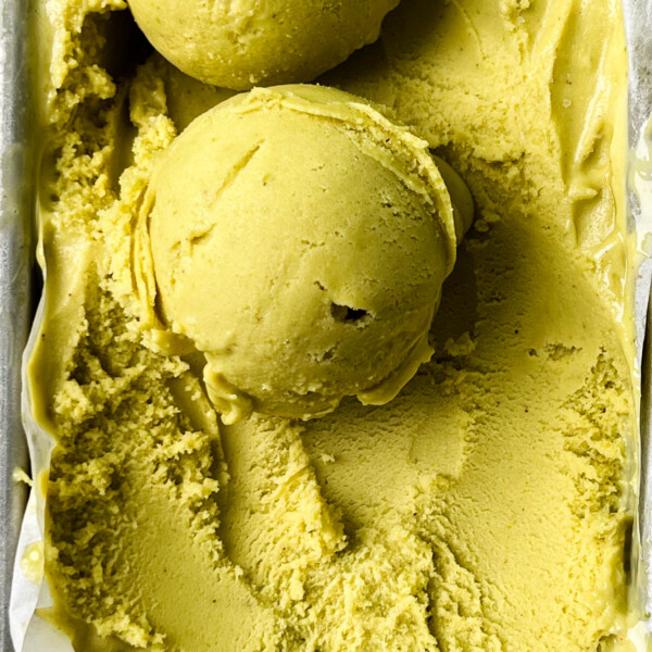 homemade cardamom pistachio ice cream